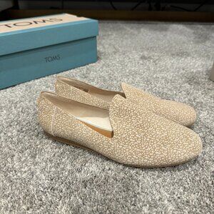 Toms Darcy Natural Mini Leopard Printed Suede flats, size 8.5, brand new in box